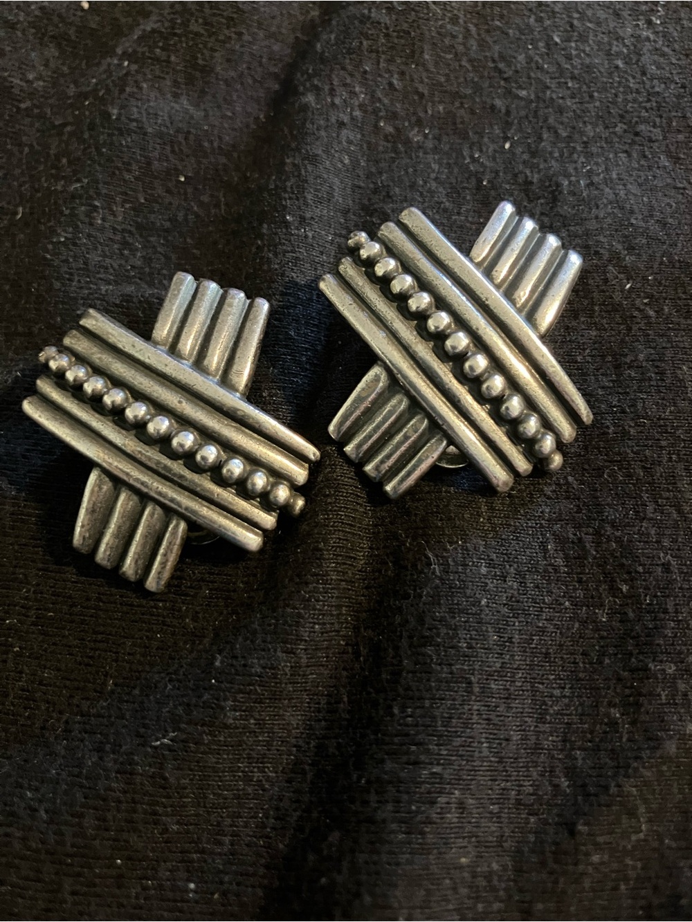 Vintage 1970s Nomo Products Modernist Cross Clip-On Earrings – Silver Plated 1"